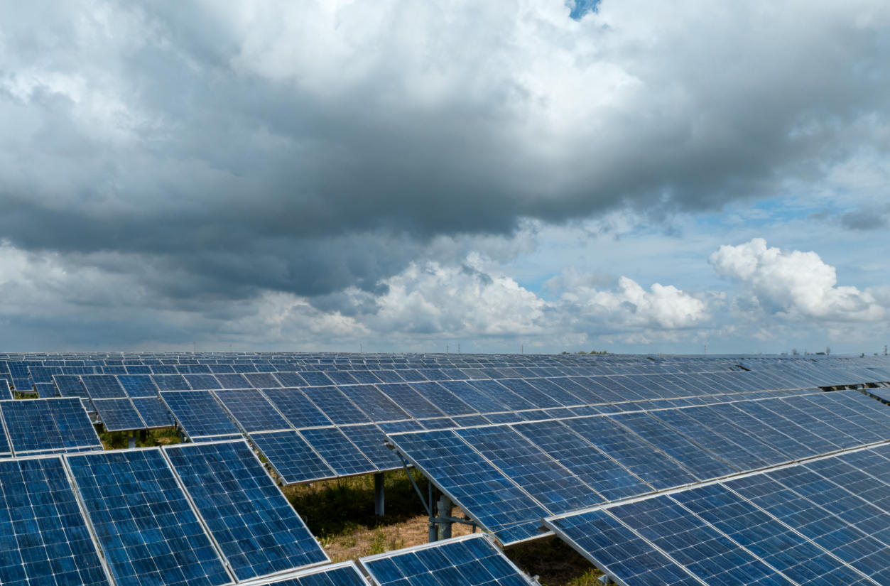 Why Every Solar Install Needs a Rapid Shutdown Device: A Complete Guide(pic1)